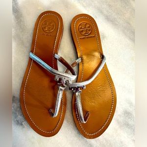 Tory Burch Silver T-strap Sandal Logo Size 9